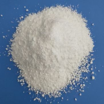 無水硝酸鈣 外觀: 黃白色粉末